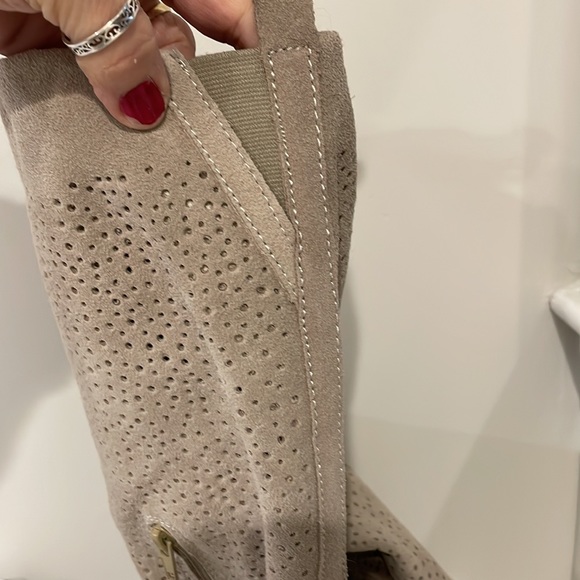 Suede Boots Size 8 - Picture 8 of 10